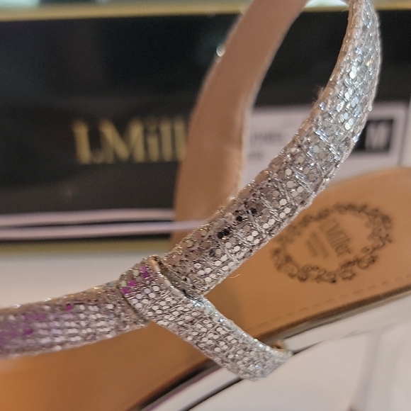 I. Miller Lionel Silver Round Open Toe Women's Flat Heel Pumps. - Picture 13 of 16